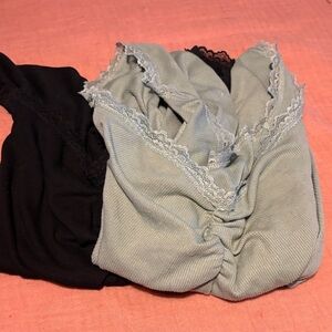 Brand New Without Tags Never Worn V-Neck Ruched Crop Tee Top Black & Green